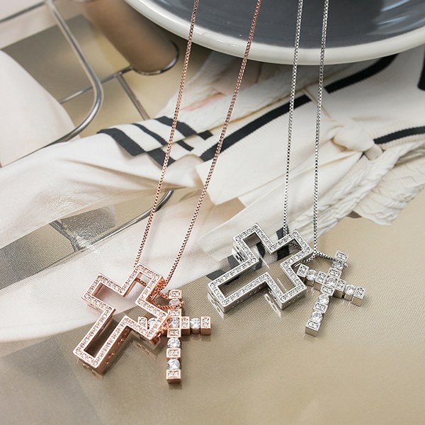 YY-AC372 Damia Cross Cubic Necklace