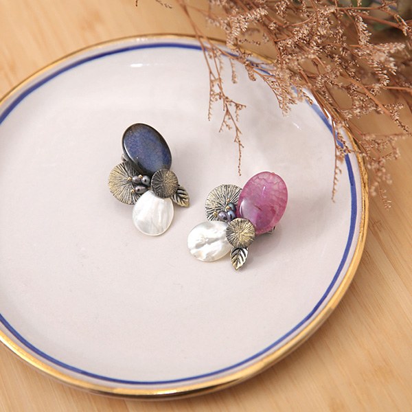 [YY-BR030] Stone mother-of-pearl brooch