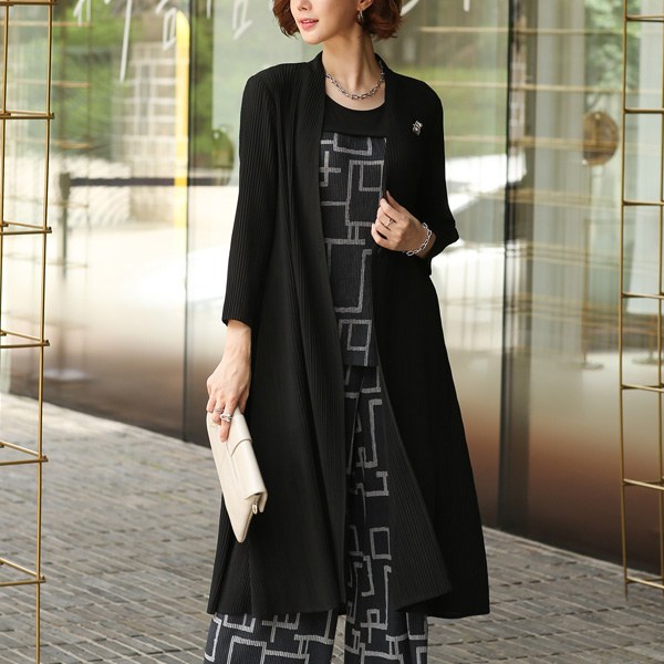 [THE BLACK] No-can-pungi rayon pleated cardigan