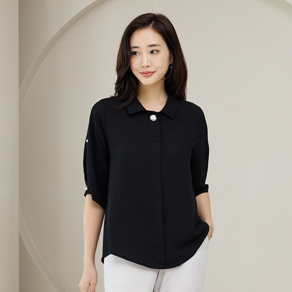 Loupe pearl half open blouse