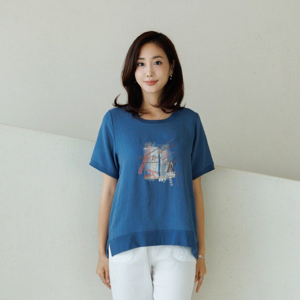 Novice embroidered blouse tee