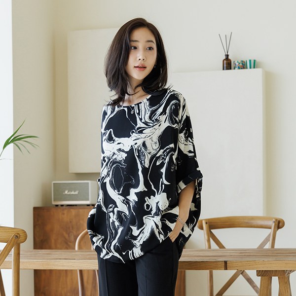 Long Marble Round Blouse