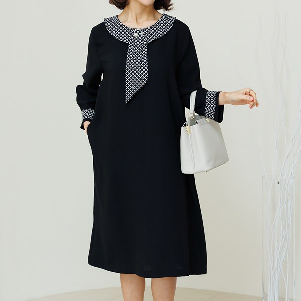 [THE BLACK] Armong pattern tie dress